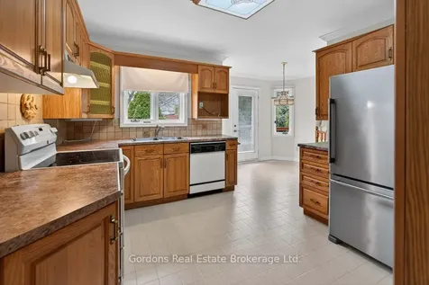 6 Wilmot Court Belleville ON K8P 5H1