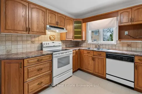 6 Wilmot Court Belleville ON K8P 5H1