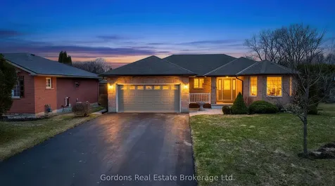6 Wilmot Court Belleville ON K8P 5H1