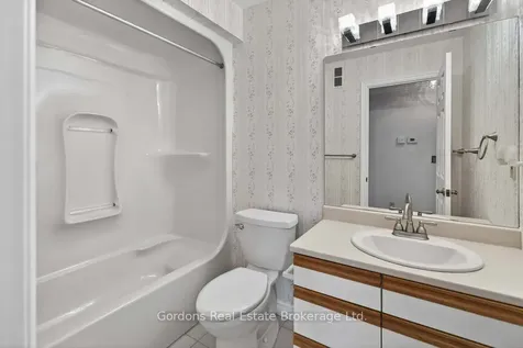 6 Wilmot Court Belleville ON K8P 5H1