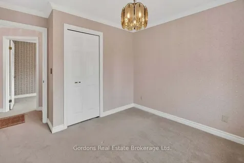 6 Wilmot Court Belleville ON K8P 5H1
