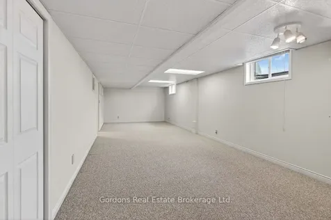 6 Wilmot Court Belleville ON K8P 5H1