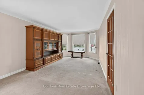 6 Wilmot Court Belleville ON K8P 5H1