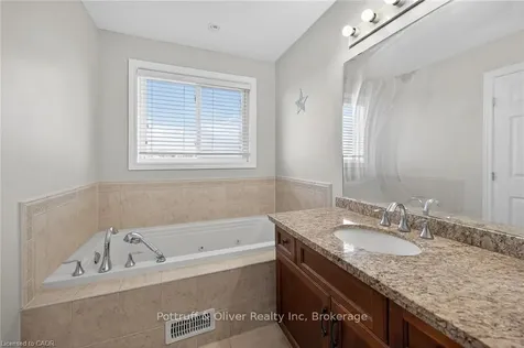 205 Tanglewood Drive Hamilton ON L0R 1C0