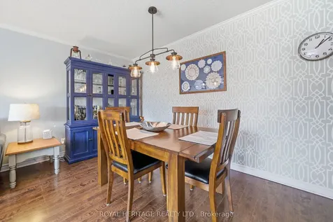 18 Panelas Crescent Quinte West ON K8V 6A5