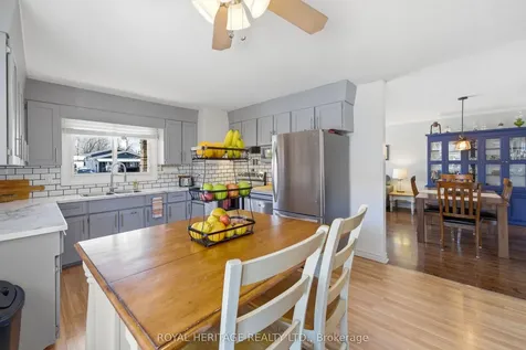 18 Panelas Crescent Quinte West ON K8V 6A5
