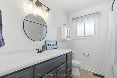 18 Panelas Crescent Quinte West ON K8V 6A5