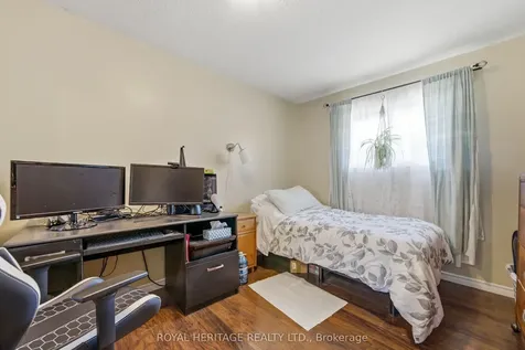 18 Panelas Crescent Quinte West ON K8V 6A5