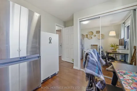18 Panelas Crescent Quinte West ON K8V 6A5