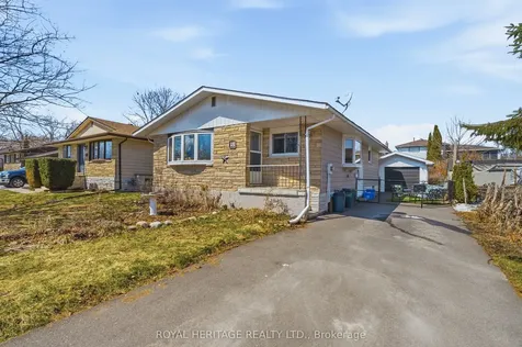 18 Panelas Crescent Quinte West ON K8V 6A5