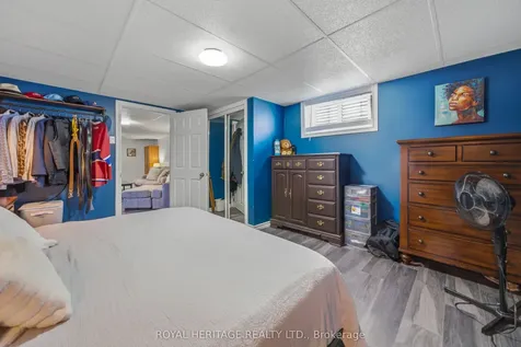18 Panelas Crescent Quinte West ON K8V 6A5