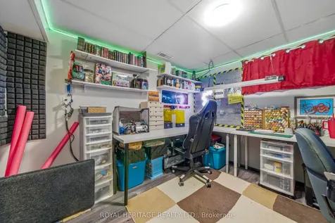 18 Panelas Crescent Quinte West ON K8V 6A5
