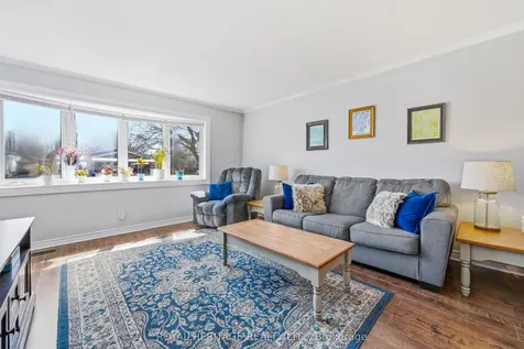 18 Panelas Crescent Quinte West ON K8V 6A5