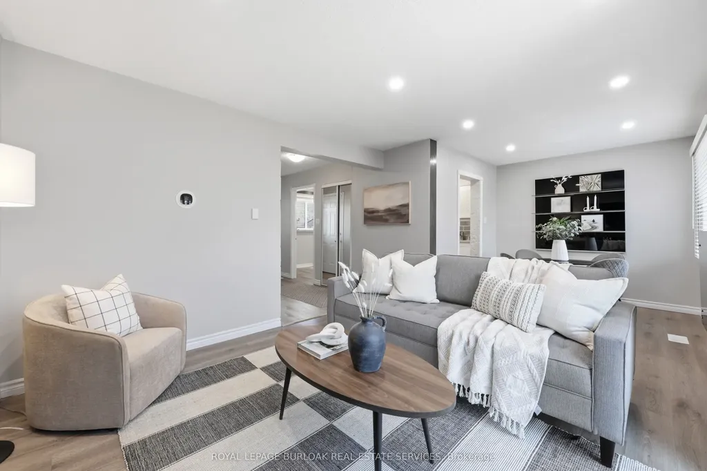 11 Queenslea Drive Hamilton ON L8W 1T7