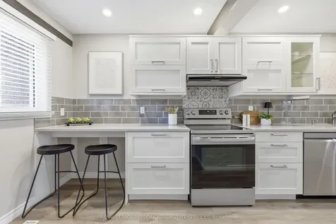 11 Queenslea Drive Hamilton ON L8W 1T7