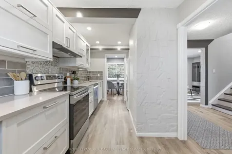 11 Queenslea Drive Hamilton ON L8W 1T7