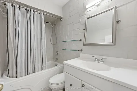 11 Queenslea Drive Hamilton ON L8W 1T7