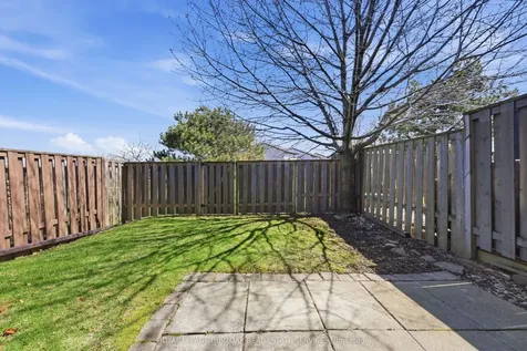 11 Queenslea Drive Hamilton ON L8W 1T7