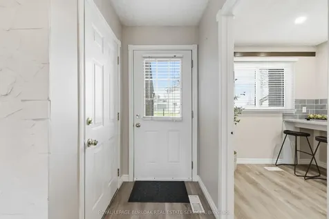 11 Queenslea Drive Hamilton ON L8W 1T7