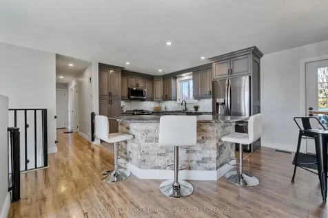 17 Hawthorn Crescent North Middlesex ON N0M 1A0