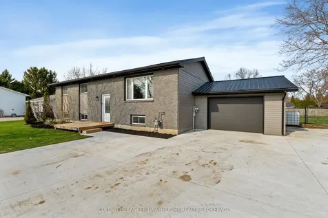 17 Hawthorn Crescent North Middlesex ON N0M 1A0