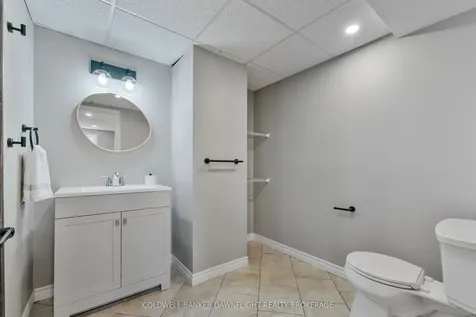 17 Hawthorn Crescent North Middlesex ON N0M 1A0