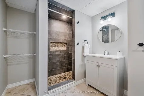 17 Hawthorn Crescent North Middlesex ON N0M 1A0