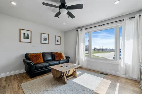 17 Hawthorn Crescent North Middlesex ON N0M 1A0