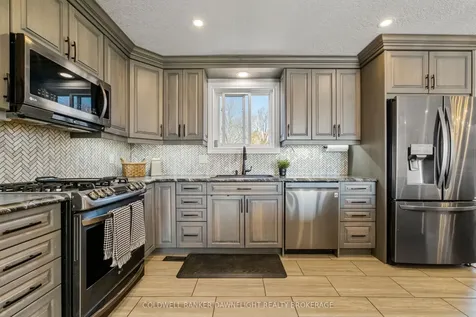 17 Hawthorn Crescent North Middlesex ON N0M 1A0