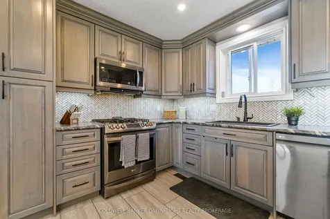 17 Hawthorn Crescent North Middlesex ON N0M 1A0