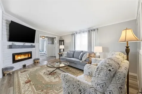 20 Hickory Hollow Haldimand ON N0A 1L0