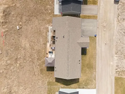 20 Hickory Hollow Haldimand ON N0A 1L0