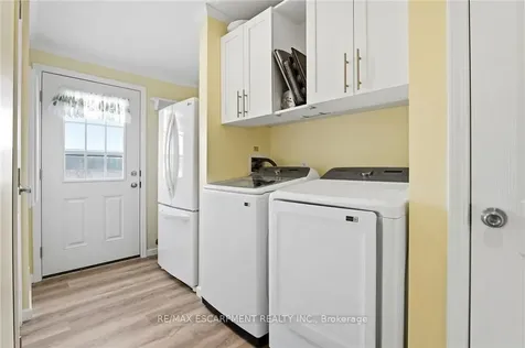 20 Hickory Hollow Haldimand ON N0A 1L0