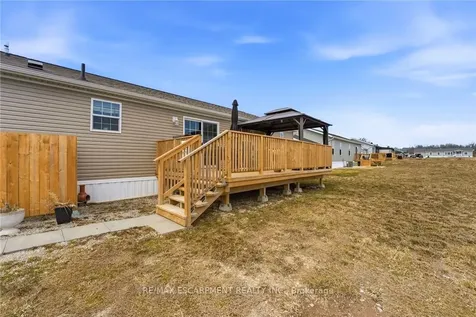 20 Hickory Hollow Haldimand ON N0A 1L0
