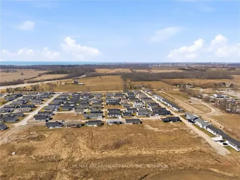 20 Hickory Hollow Haldimand ON N0A 1L0