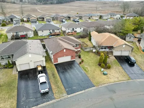 27 Forest Valley Drive Quinte West ON K0K 2C0