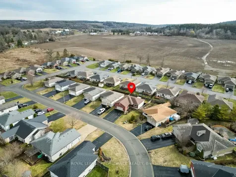 27 Forest Valley Drive Quinte West ON K0K 2C0