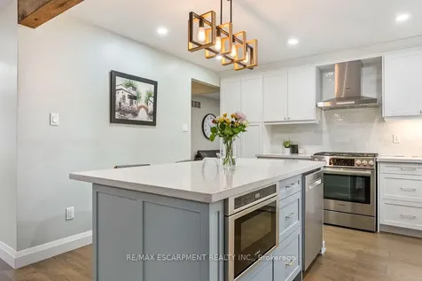 1 Parkway Place Hamilton ON L9H 6K3