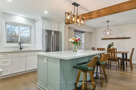1 Parkway Place Hamilton ON L9H 6K3