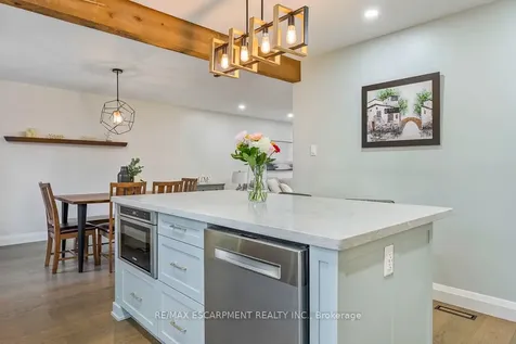 1 Parkway Place Hamilton ON L9H 6K3