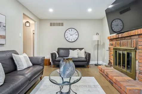 1 Parkway Place Hamilton ON L9H 6K3