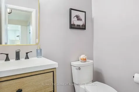 1 Parkway Place Hamilton ON L9H 6K3