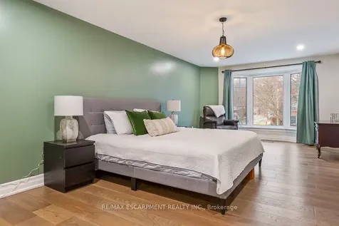 1 Parkway Place Hamilton ON L9H 6K3