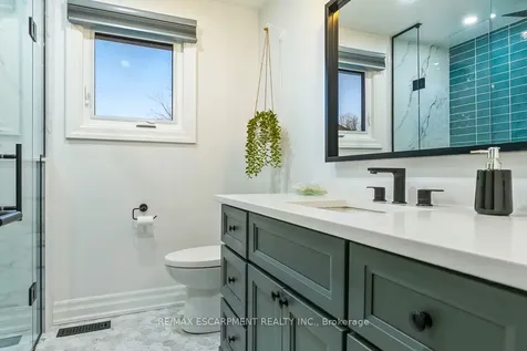 1 Parkway Place Hamilton ON L9H 6K3