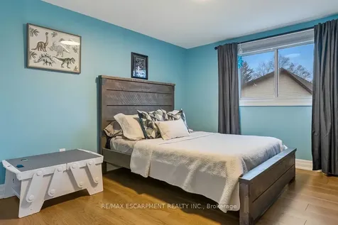 1 Parkway Place Hamilton ON L9H 6K3