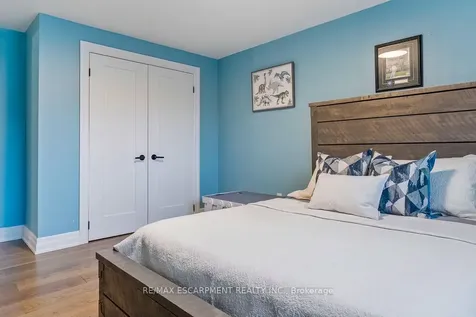 1 Parkway Place Hamilton ON L9H 6K3