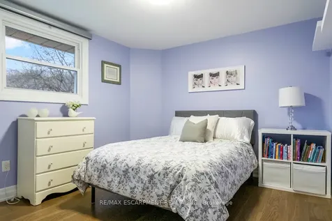 1 Parkway Place Hamilton ON L9H 6K3