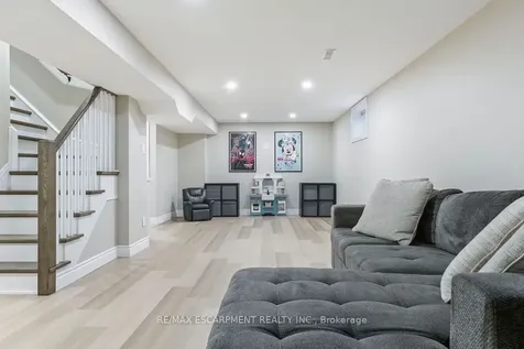1 Parkway Place Hamilton ON L9H 6K3