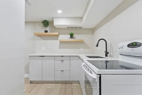 1 Parkway Place Hamilton ON L9H 6K3