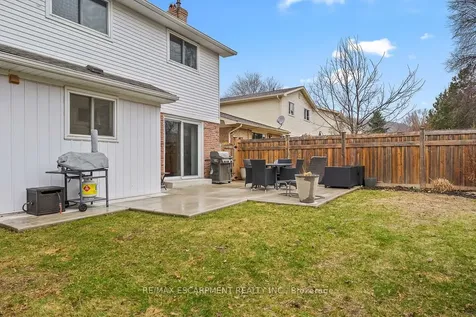 1 Parkway Place Hamilton ON L9H 6K3